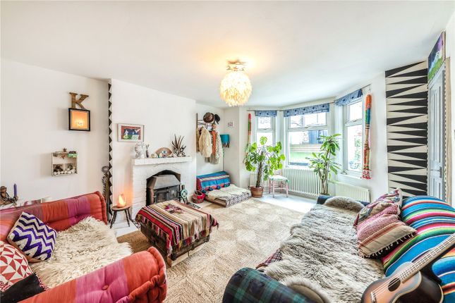 Flat for sale in Rucklidge Avenue, London