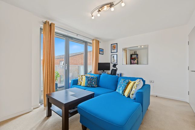 1-bed flat on Flat 7, Callisto Court Canning Town, Canary Wharf, £285,000