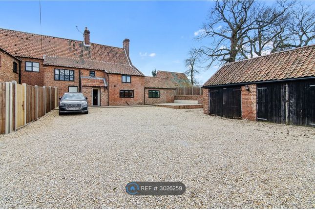 The Woodrow, Holt Road Cawston, Norwich photo 2