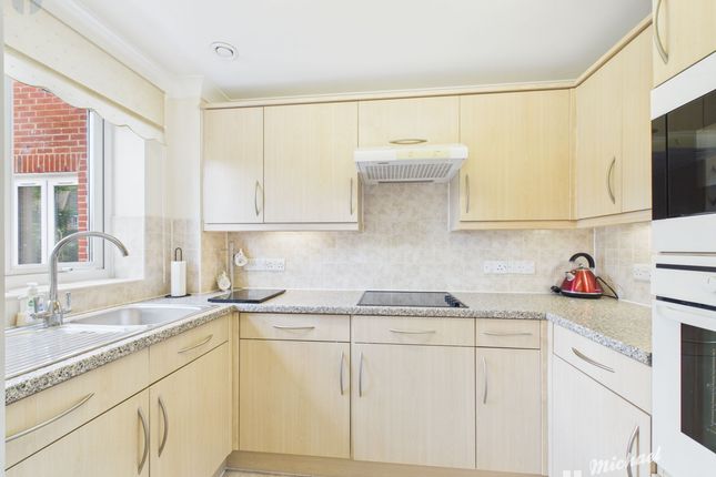 12 Pearl Court, Aylesbury photo 4