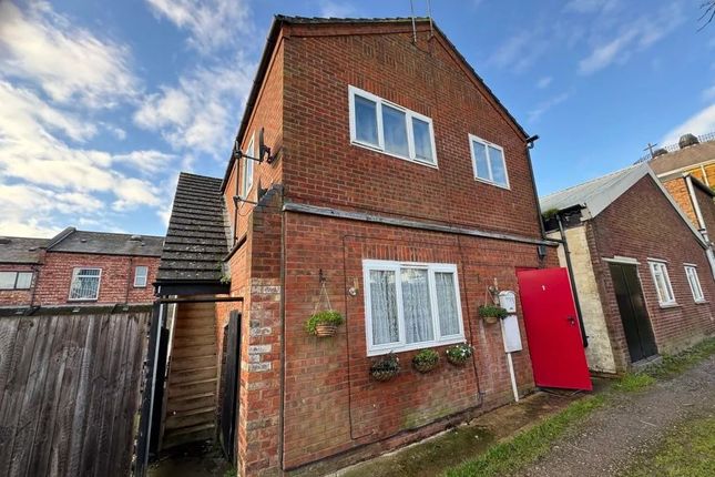 Flats 1-3, 1, Queens Lane, Wellingborough photo 2