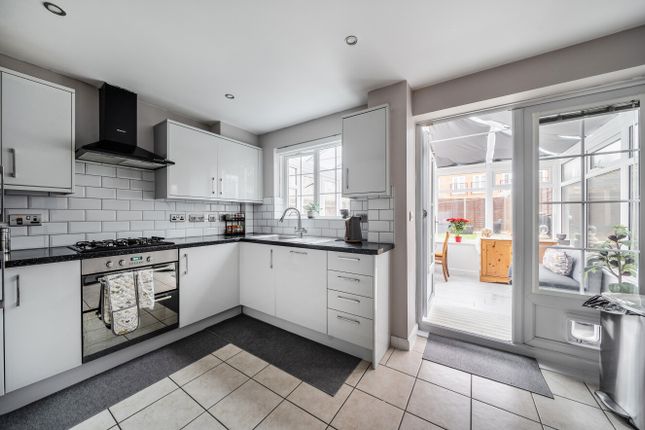 21, Jersey Drive, Wokingham photo 3