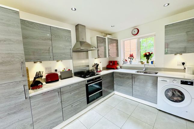 5, The Orchard, Hartley Wintney photo 3