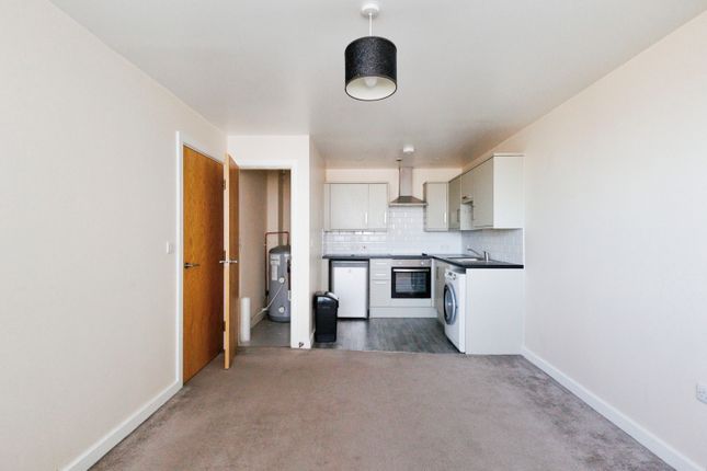 Apt 17, Stockport photo 2