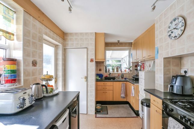 11, Khyber Road, Dorset photo 4