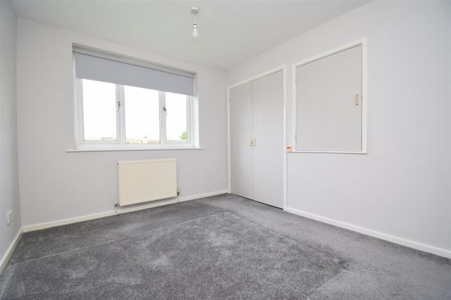 Thumbnail Semi-detached house to rent in Aysgarth Close, Wakefield