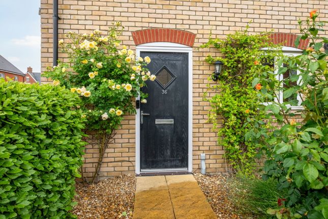 36, Grange Drive, Central Bedfordshire photo 2