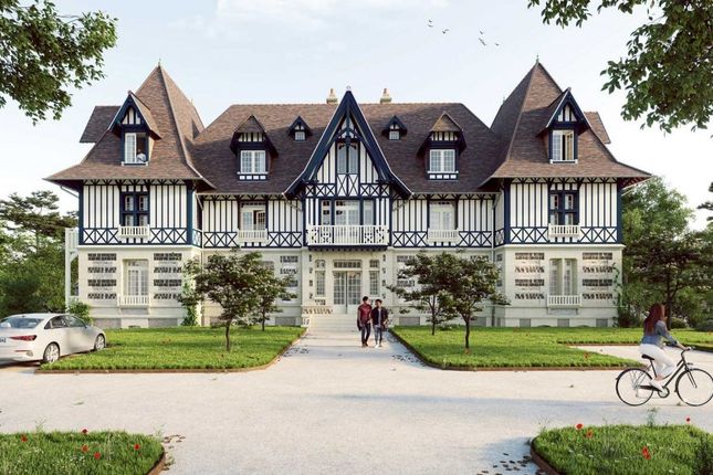 Villa for sale in 3 Rue De Formeville, 14360 Trouville-Sur-Mer, France