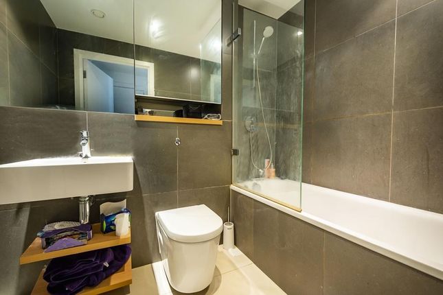 Flat 76, 25, Porchester Place, London photo 5