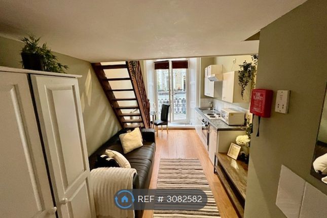 Hogarth Road, London photo 4