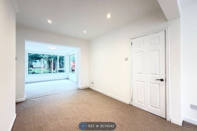 Cove Road, Farnborough photo 3