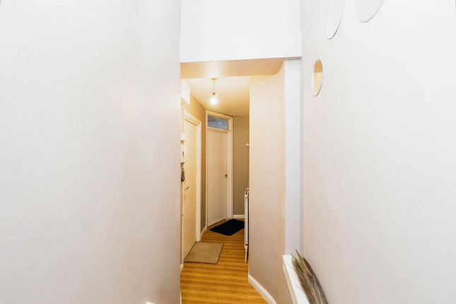Flat for sale in Seventh Avenue, Manor Park, London