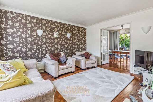 20 Fulmar Drive, East Grinstead photo 4