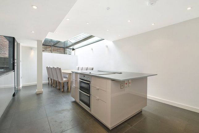 34,, Abingdon Road, London photo 4