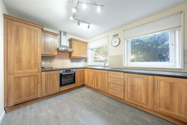 Flat 2, Stuart Tower, 105, Maida Vale, London photo 4