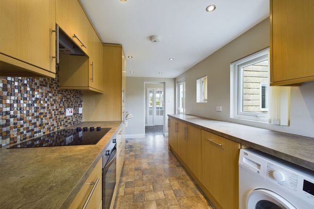 12 Hesketh Crescent, Towcester photo 3