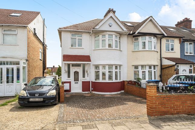 20, Holden Avenue, London photo 2