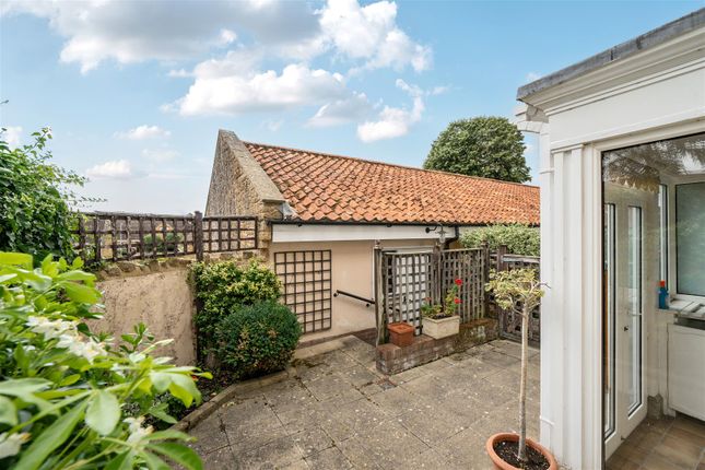 32, Ashcombe Court, Ilminster photo 2
