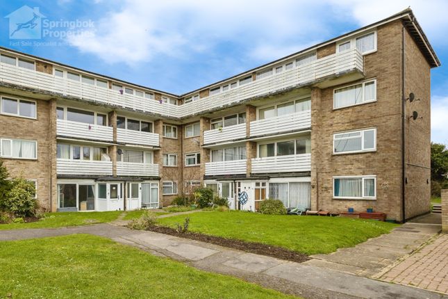 Thumbnail Flat for sale in Wendover Road, Havant, Hampshire