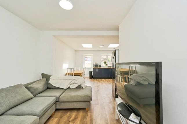 11 Sunray Avenue, Surbiton, Surbiton photo 3