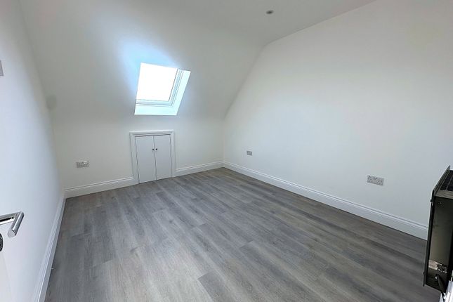 523, Yeading Lane, Northolt photo 4