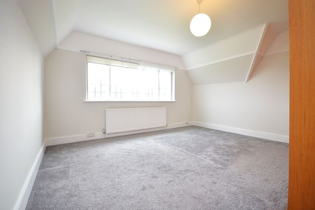 Flat to rent in Thanet Court, Queens Drive, London