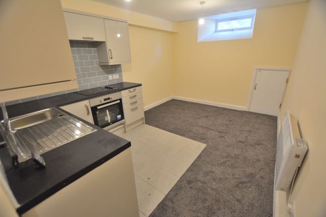 Flat 1, 5 Cemetery Road, 5 Cemetery Road photo 2