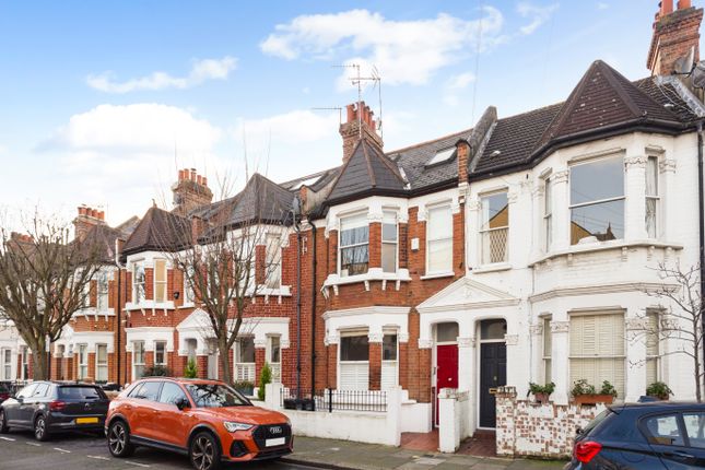 Flat for sale in Bronsart Road, Fulham