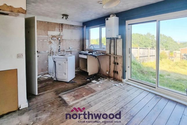 38, Addison Close, Exeter photo 3