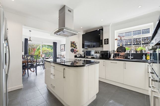 459b, Woodham Lane, Addlestone photo 3