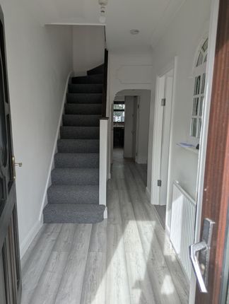 Craven Gardens, Barking photo 3