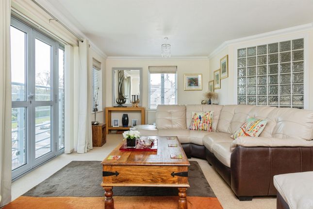 Flat 5, Transom Place, Trinity Way, Minehead photo 4