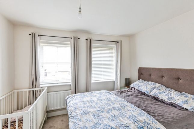 9, Orlando Road, Wellingborough photo 4