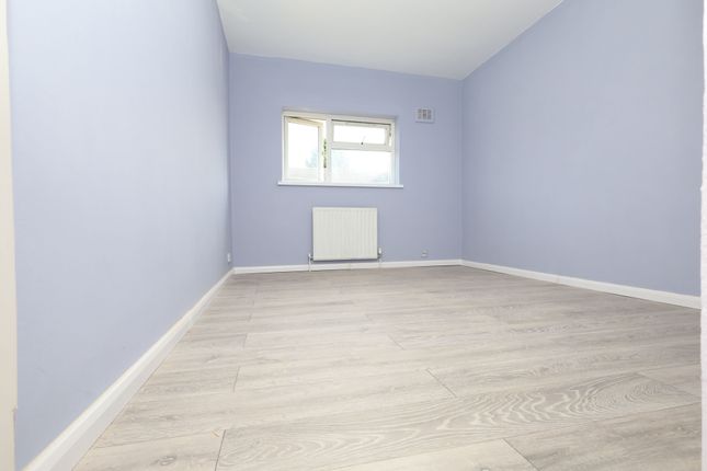 Lilac Avenue, Enfield photo 2