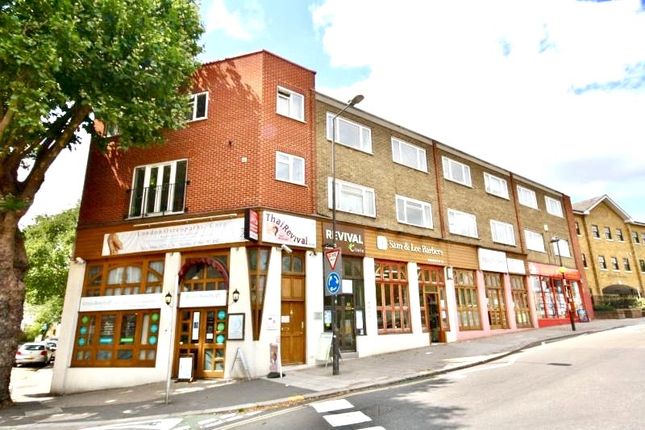 Flat for sale in Chiswick Road, London