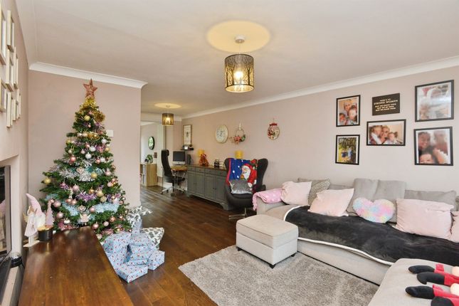 28, Porters Close, Milton Keynes photo 3