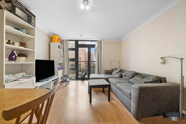 Thumbnail Flat for sale in Maltings Close, Tower Hamlets, London