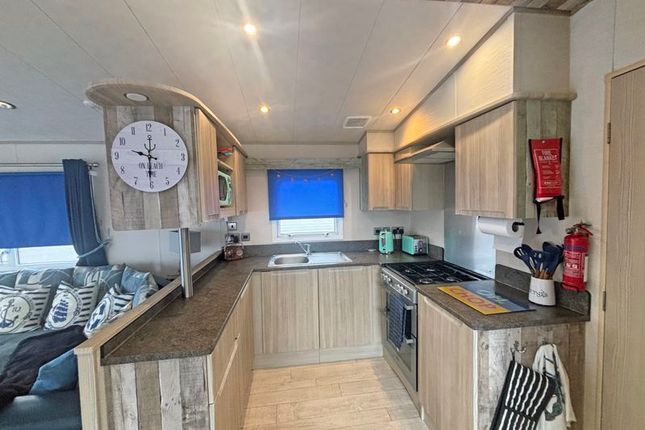 50 Wheatfields, Haven, Watchet photo 3