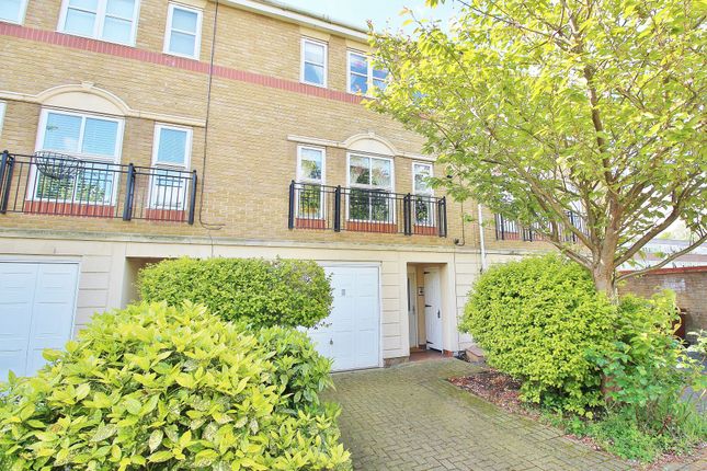 Thumbnail Town house for sale in Pulteney Close, Isleworth
