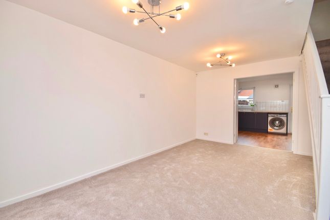 34 Foresthall Drive, Glasgow photo 4