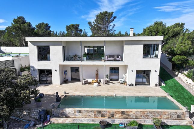 Villa for sale in Avignon, Avignon And Rhone Valley, Provence - Var
