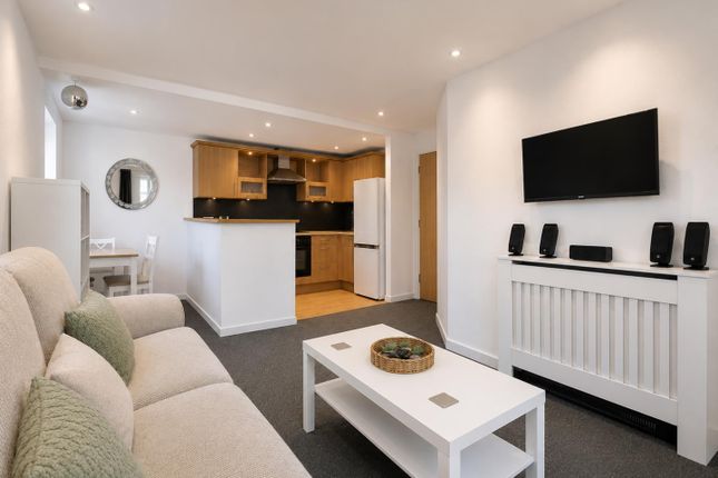 24, Clos Dol Heulog, Cardiff photo 3
