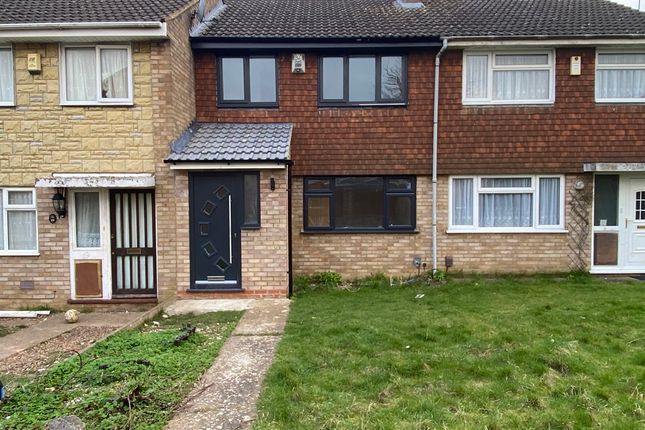 Thumbnail Terraced house to rent in Hebden Close, Luton