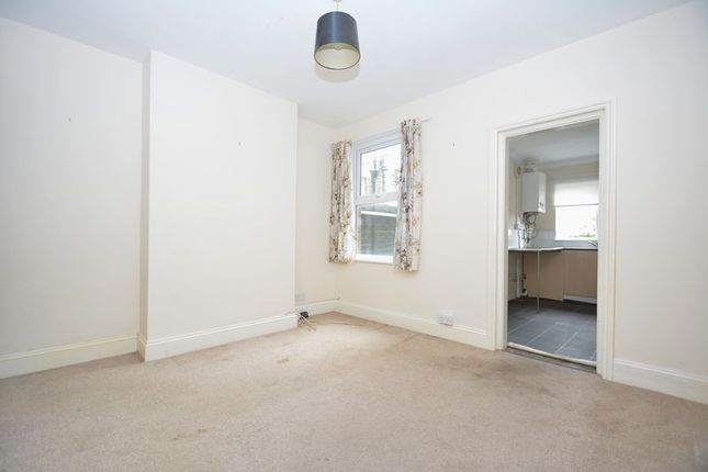30, Gordon Avenue, Queenborough photo 3