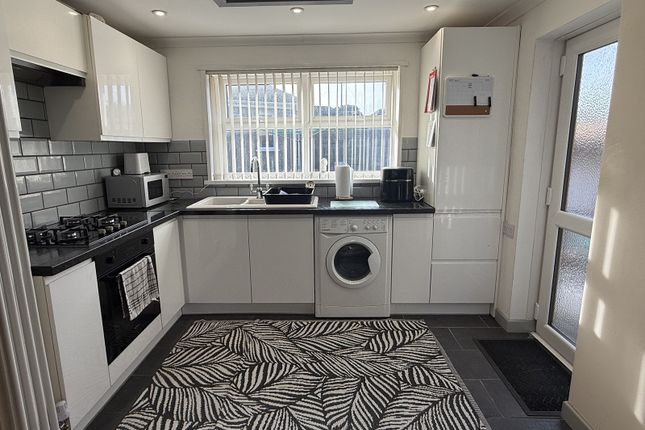 1, Lingfield Avenue, Port Talbot photo 3
