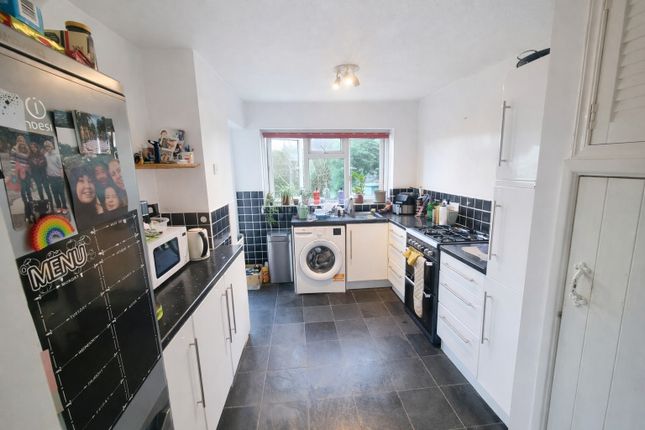 16, Samuel Bone Close, Liskeard photo 3