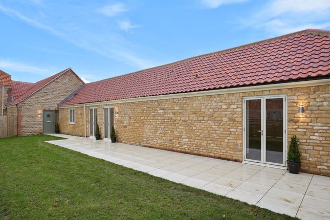 Barn conversion for sale in The Old Stable, Bridge End Road, Welby Warren, Grantham, Lincolnshire