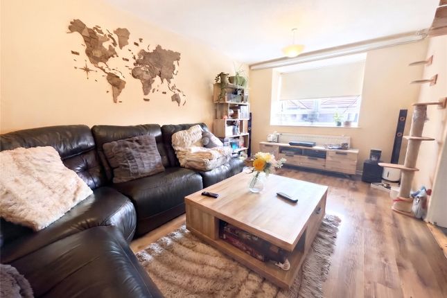 Flat 10, Alexandra House 2A,, Alexandra Avenue, Surrey photo 2