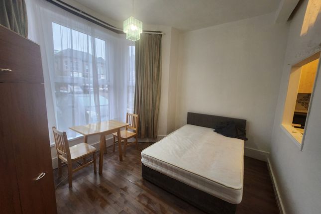 Mansfield Road, Ilford photo 3