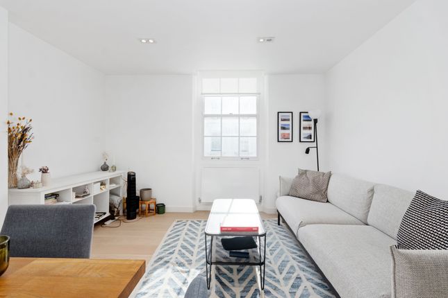 1-bed flat on Flat B, 46a Churton Street, London, £2,500/mo